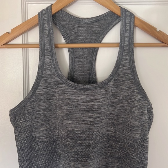 Lululemon Tank - Picture 2 of 4